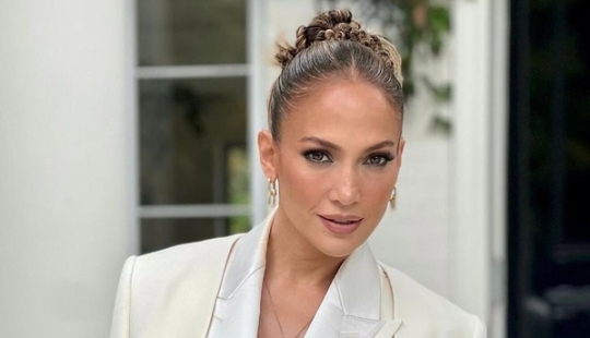 The most fashionable fur coat of winter 2023 - Jennifer Lopez The most fashionable fur coat of winter 2023 - Jennifer Lopez
