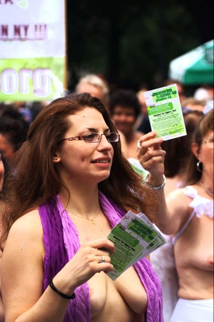 The most interesting shots of National Topless Day in the USA The most interesting shots of National Topless Day in the USA