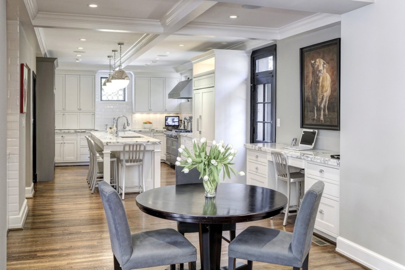 The Obama family will move from the White House to a $5.3 million mansion The Obama family will move from the White House to a $5.3 million mansion