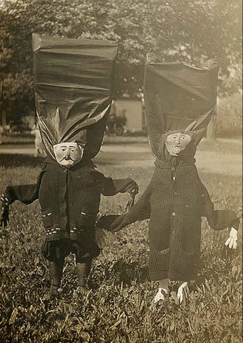 The Oldest and Weirdest Halloween Costumes The Oldest and Weirdest Halloween Costumes