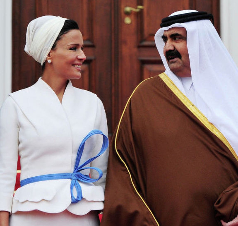 The Oriental beauty who actually rules Qatar: Sheikha Moza