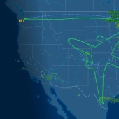 The pilots of the liner helped him to draw a huge self-portrait in the sky