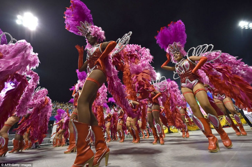 The show must go on - Carnival 2016 has started in Rio de Janeiro
