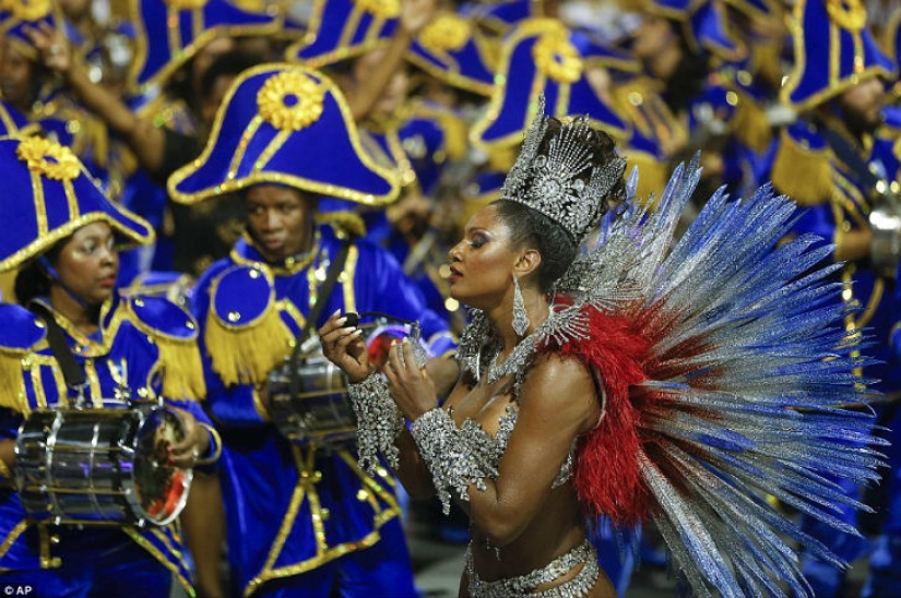 The show must go on - Carnival 2016 has started in Rio de Janeiro