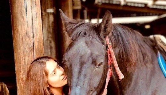 The story of Salma Hayek - an actress who saves animals