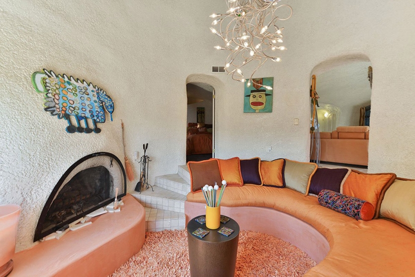 The Strange Flintstones House in California that No One Wants to Buy The Strange Flintstones House in California that No One Wants to Buy
