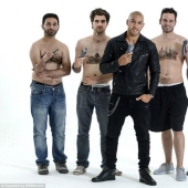 The stylist shaves the world's landmarks from the hair on the male chest