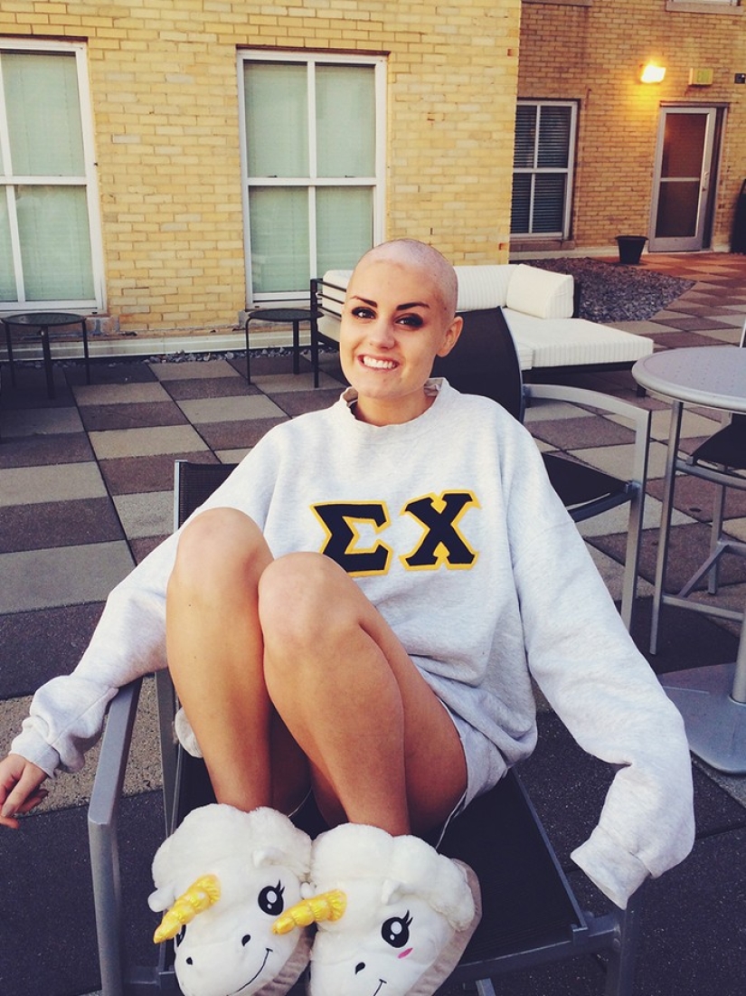 The teenager shaved his head in solidarity with his girlfriend with cancer