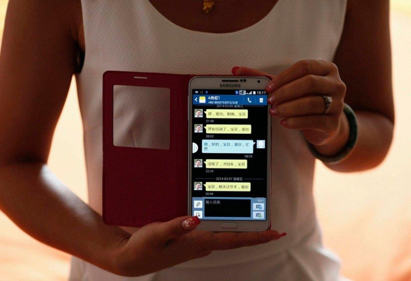 The tragedy of the relatives of the missing passengers of the Malaysian Boeing