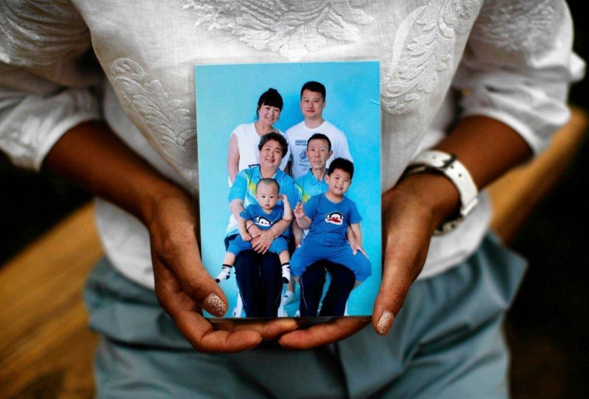 The tragedy of the relatives of the missing passengers of the Malaysian Boeing