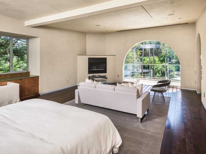 The ultra-modern estate of one of the creators of The Simpsons, which can be bought for $ 18 million