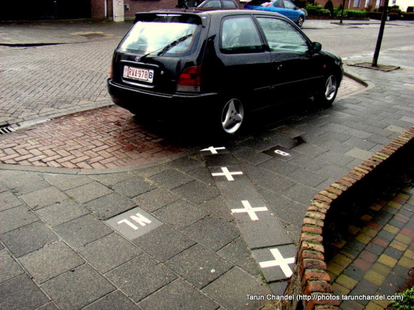 The village of Baarle: from Belgium to the Netherlands at a stone's throw The village of Baarle: from Belgium to the Netherlands at a stone's throw