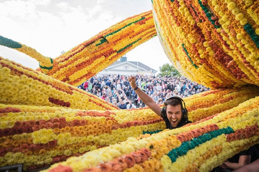 The world&#39;s largest Easter cake was eaten by 10 thousand Muscovites