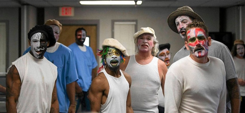 Theater workshop in prison