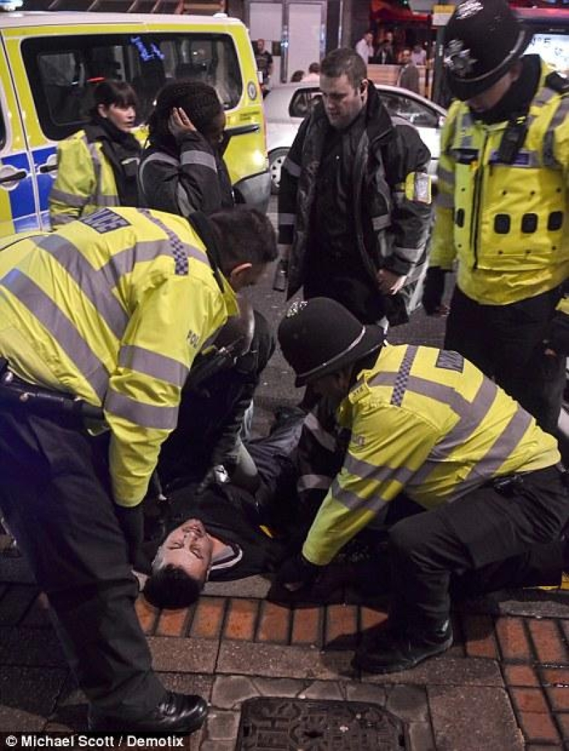 Their morals: how "prim" the British thumped on New Year's Eve Their morals: how "prim" the British thumped on New Year's Eve