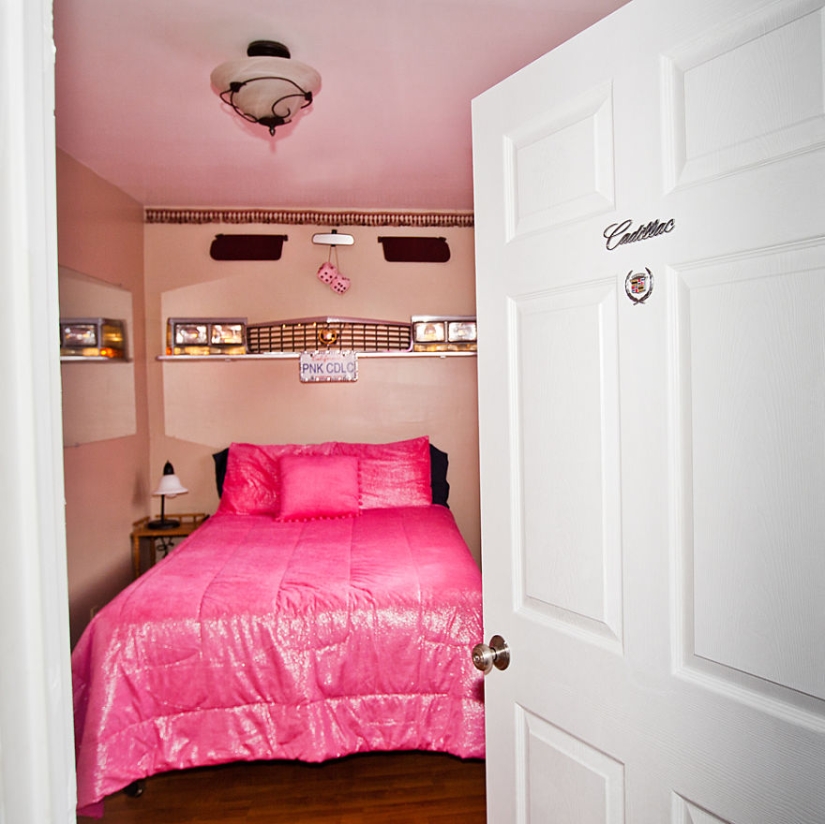 Themed rooms for guests of the house in Los Angeles