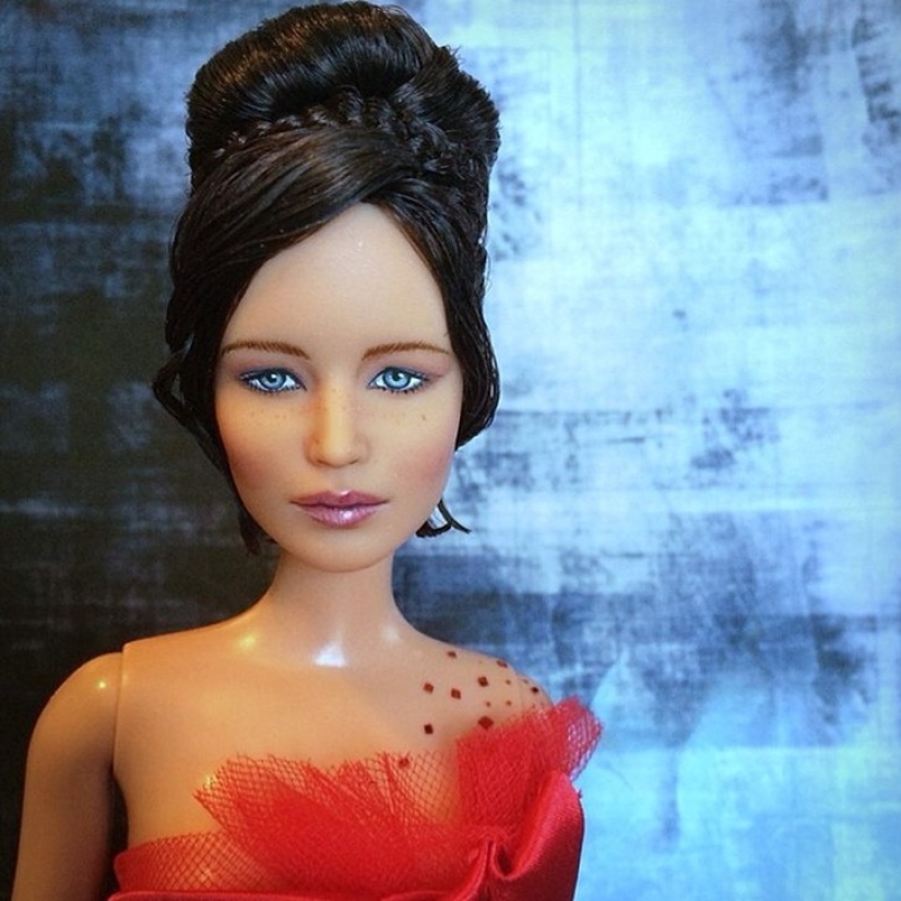 This Artist Creates Flawless Celebrity Doll Replicas