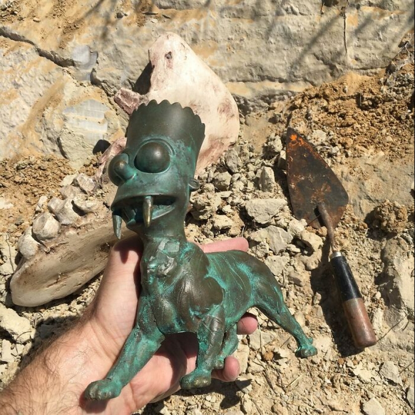 This Artist Uses Recognizable Pop Characters To Create Fake Ancient Artifacts (Part2) This Artist Uses Recognizable Pop Characters To Create Fake Ancient Artifacts (Part2)