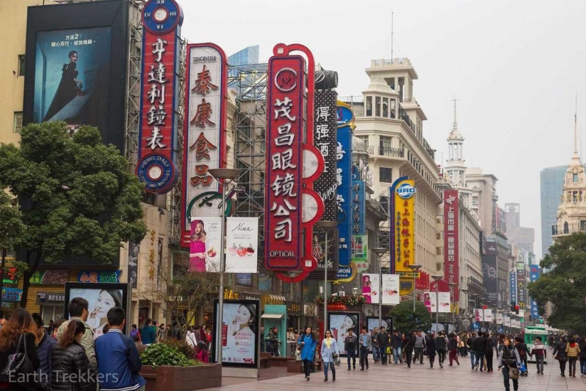 This family sold their house and cars to travel around the world.