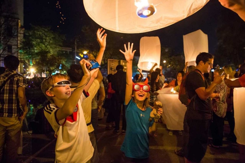 This family sold their house and cars to travel around the world.