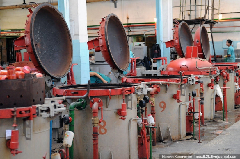 This is how canned goods are made. This is how canned goods are made.