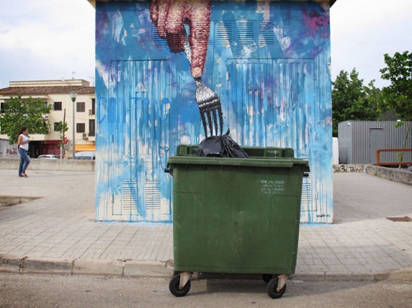 This street art flirts with the environment