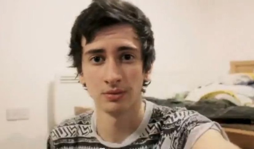 This transgender guy took a selfie every day for three years to show how his face was changing This transgender guy took a selfie every day for three years to show how his face was changing