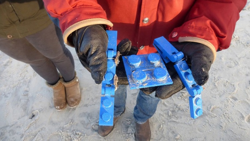 Thousands of "kinder surprises" were blown out by a storm on the coast of the German island