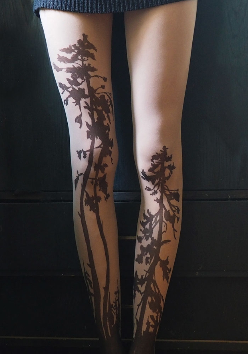 "Tights-tattoos" create the illusion of tattoos on the legs