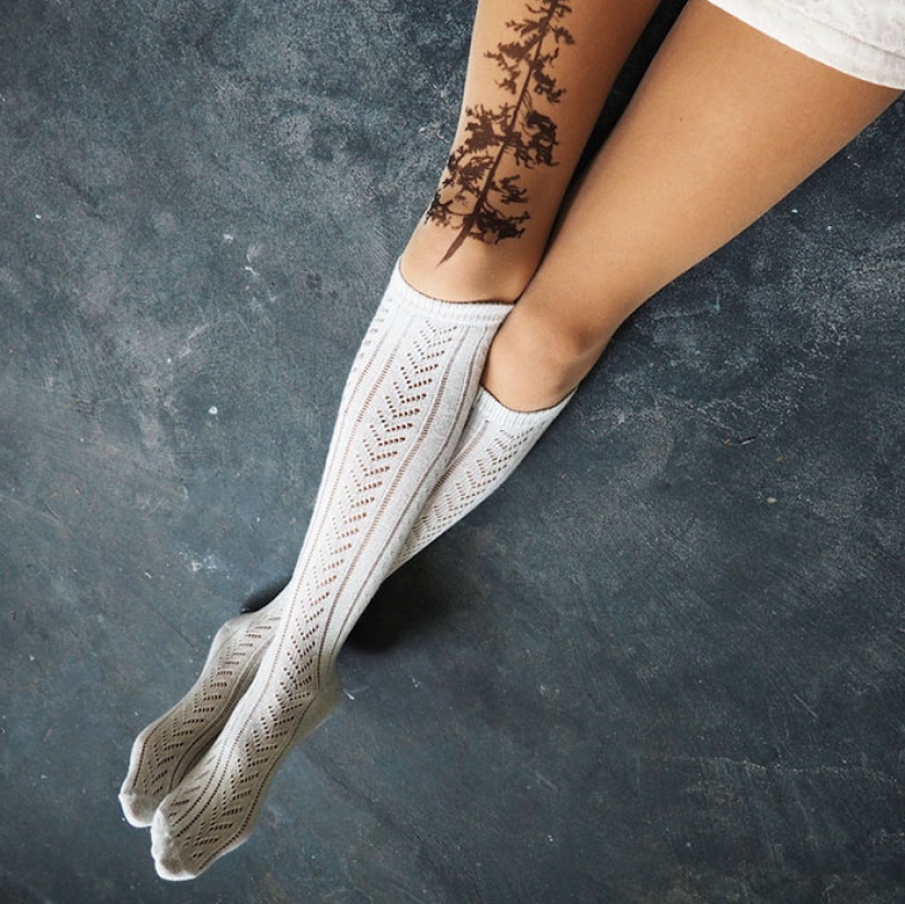 "Tights-tattoos" create the illusion of tattoos on the legs