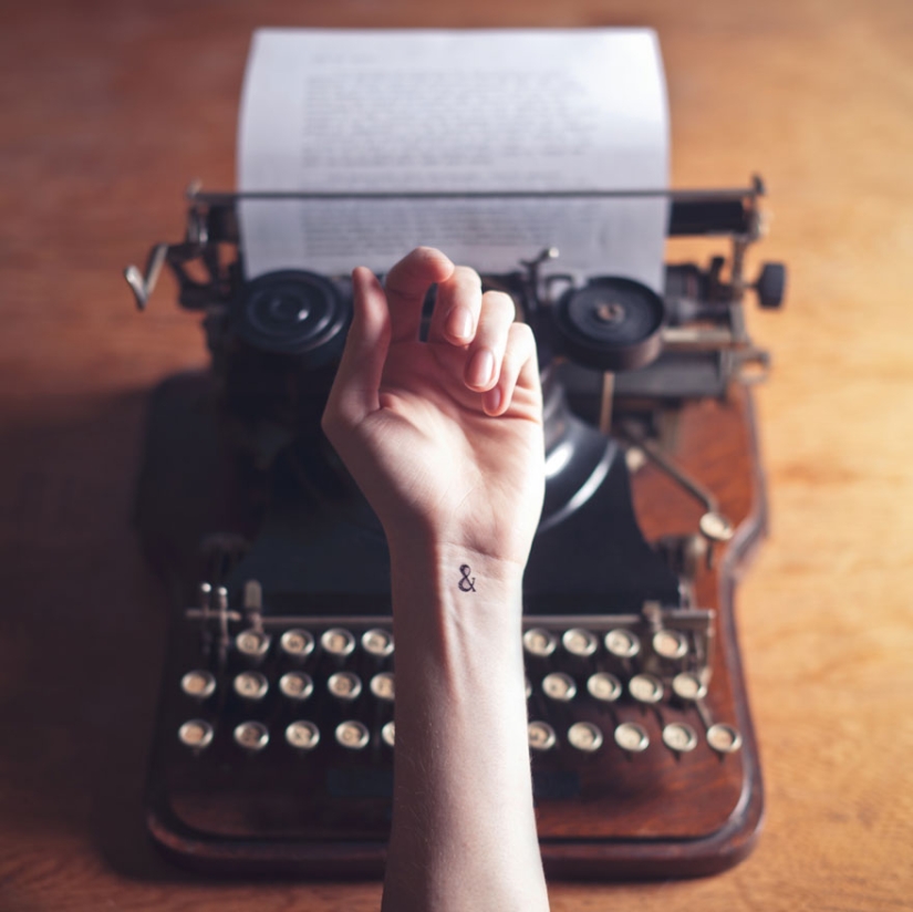 Tiny tattoos paired with a suitable background - this is real fine art!