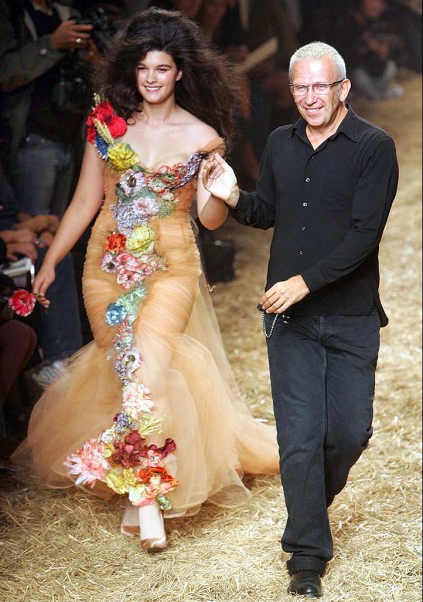 Tipos gubernamentales: Modelos de tallas grandes