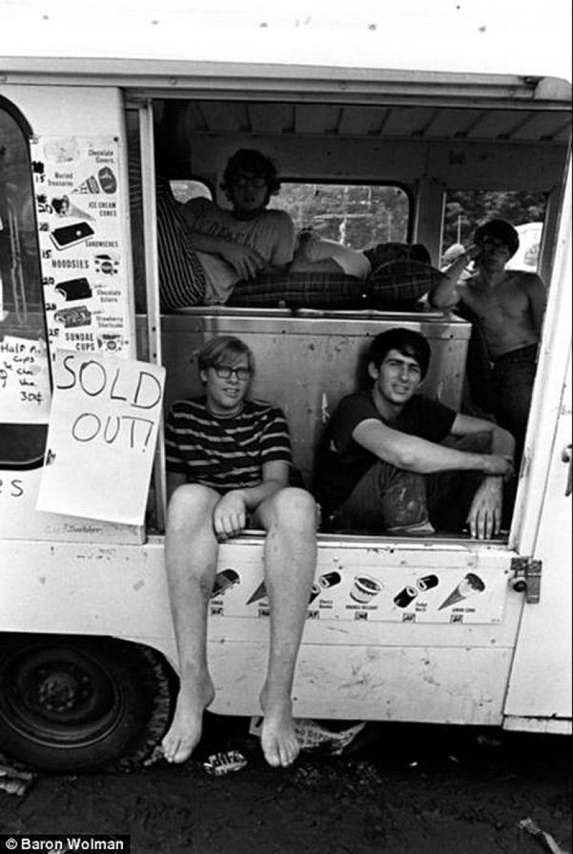 To the 45th anniversary of the legendary festival: still unseen photos of Woodstock