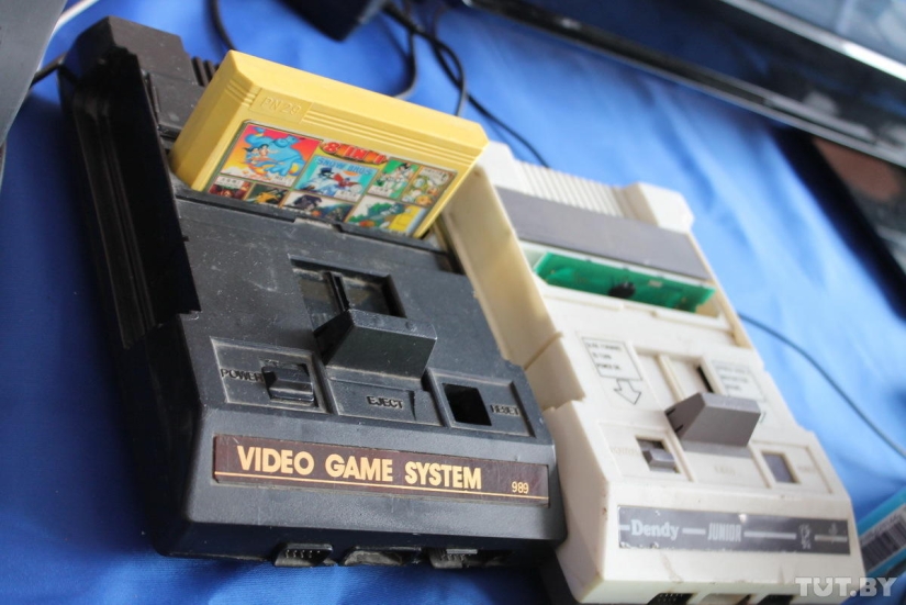 Tocamos y lloramos: una exposición de computadoras viejas