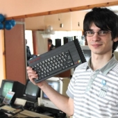 Tocamos y lloramos: una exposición de computadoras viejas