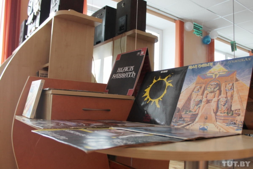 Tocamos y lloramos: una exposición de computadoras viejas