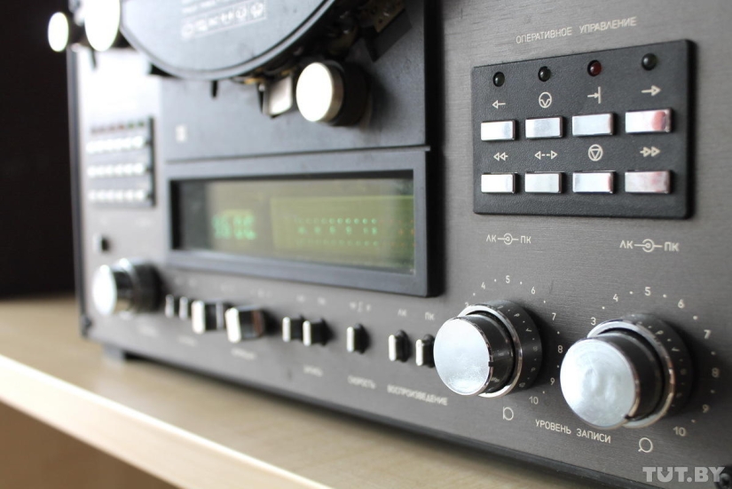 Tocamos y lloramos: una exposición de computadoras viejas