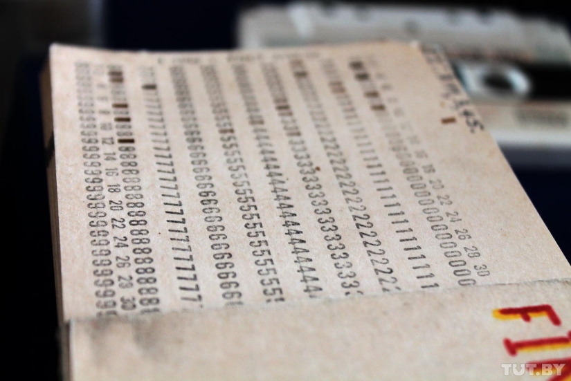 Tocamos y lloramos: una exposición de computadoras viejas