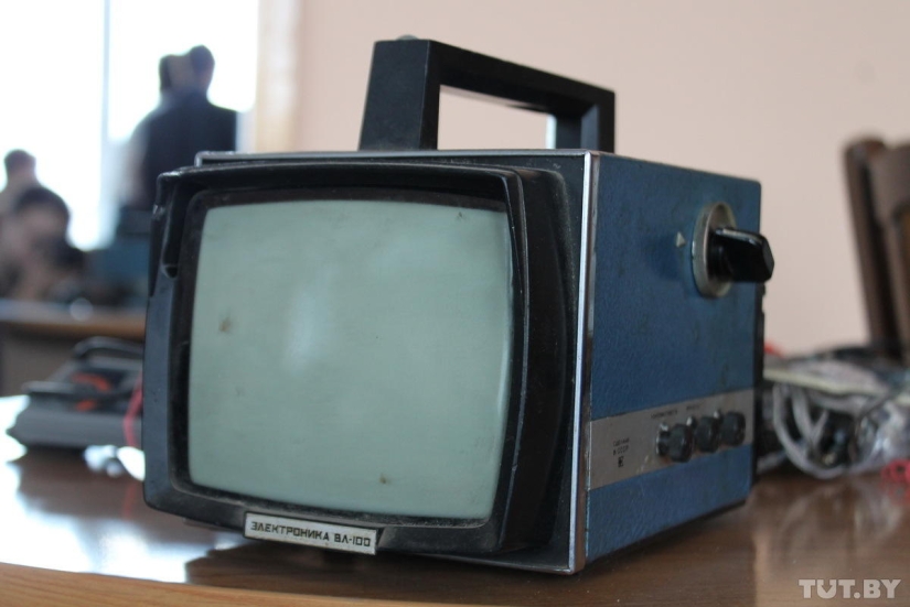 Tocamos y lloramos: una exposición de computadoras viejas