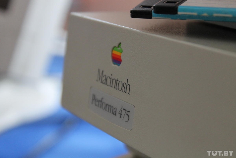 Tocamos y lloramos: una exposición de computadoras viejas