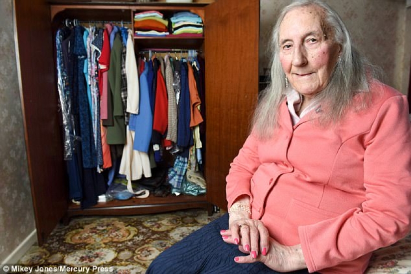 "Toda mi vida ha sido una mentira": un veterano de la Segunda Guerra Mundial decidió cambiar de género a los 90 años "Toda mi vida ha sido una mentira": un veterano de la Segunda Guerra Mundial decidió cambiar de género a los 90 años