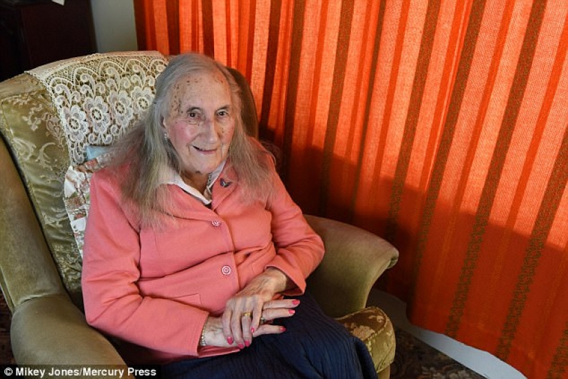 "Toda mi vida ha sido una mentira": un veterano de la Segunda Guerra Mundial decidió cambiar de género a los 90 años "Toda mi vida ha sido una mentira": un veterano de la Segunda Guerra Mundial decidió cambiar de género a los 90 años