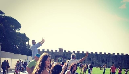 Todos los turistas lo hacen.