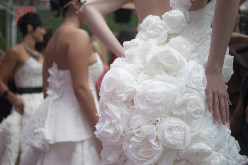 toilet paper wedding fashion