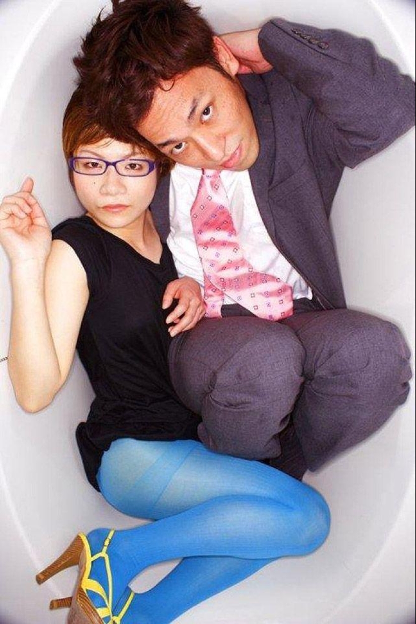 Tokyo couples in their own bathrooms Tokyo couples in their own bathrooms