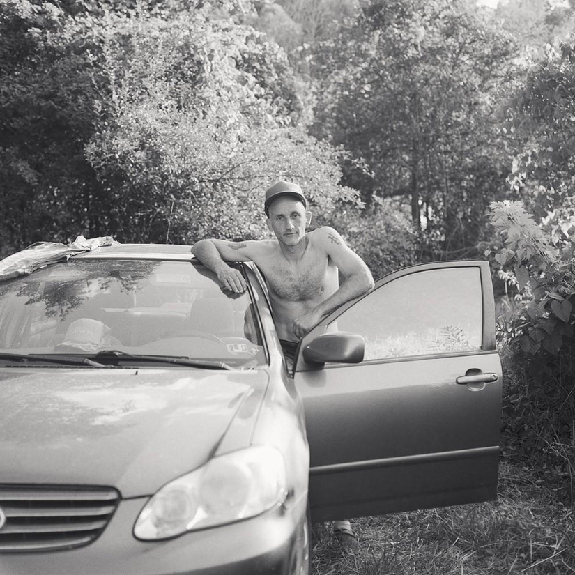 Tomando un descanso de la basura y el frenesí en el festival de skate anarquista