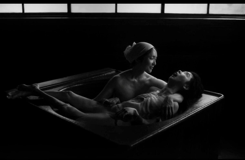 Tomoko Uemura en el baño. Foto que conmocionó al mundo entero