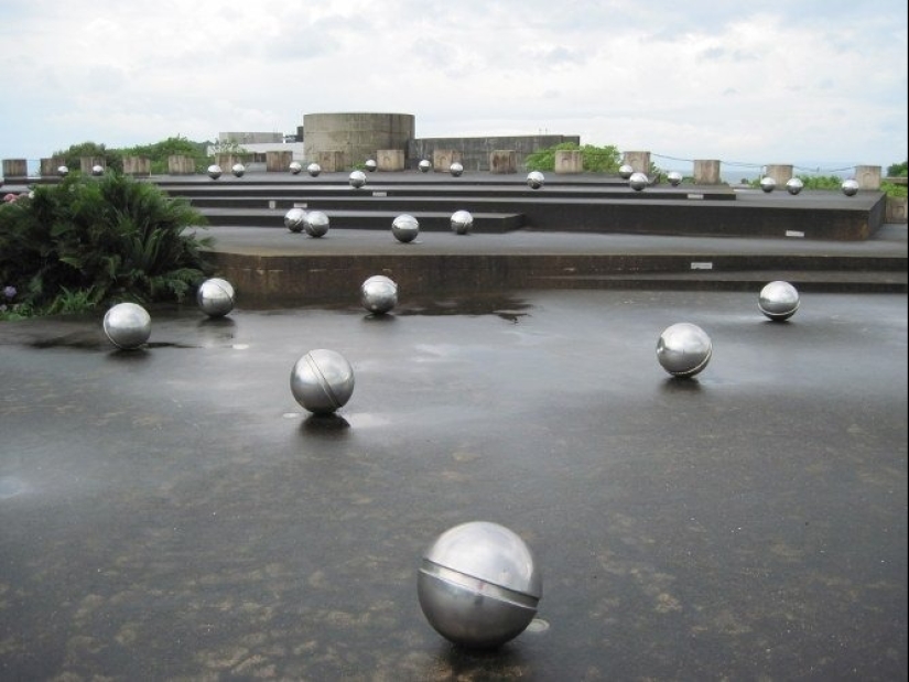 Tomoko Uemura in the bath. Photo that shocked the whole world