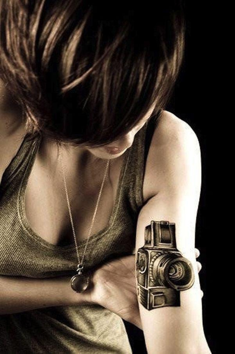 Too realistic drawings on the body Too realistic drawings on the body