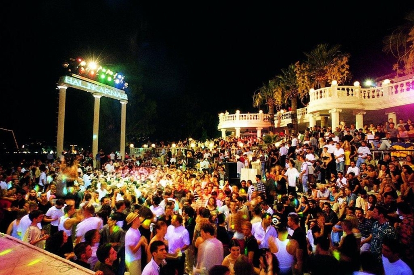 Top 10 most famous discos in the world